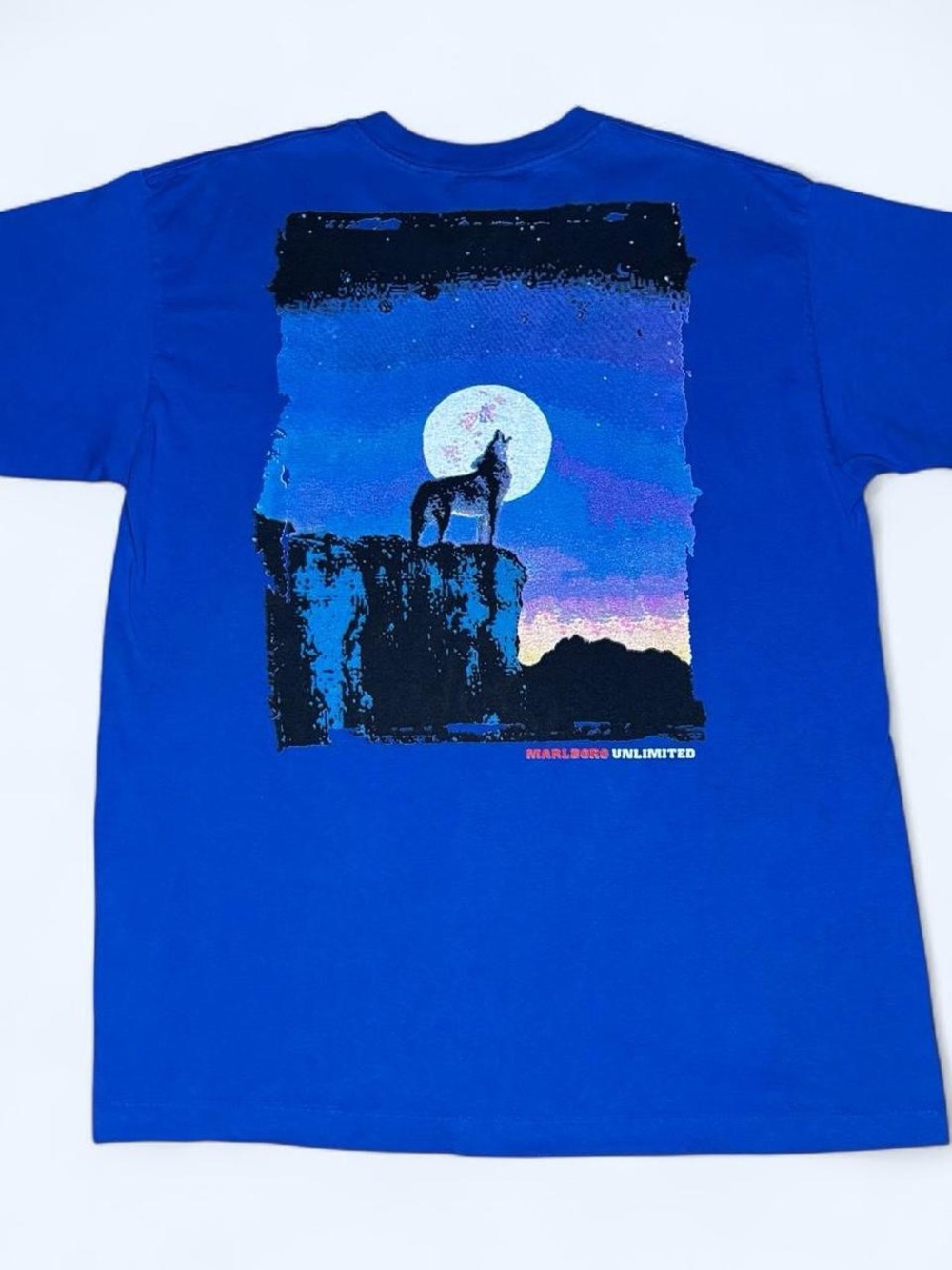 Vintage Marlboro Unlimited Wolf Moon Pocket T-Shirt Made in USA Single Stitch XL